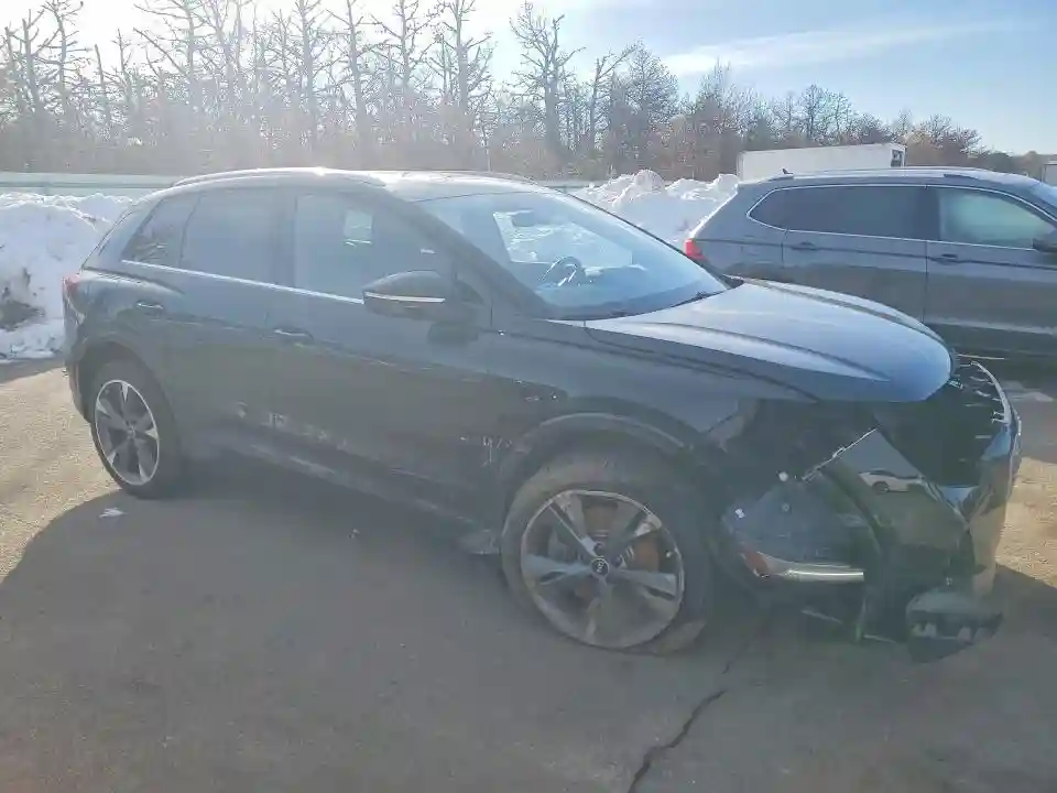 WA1H2BFZ3NP030259 2022 AUDI Q4 E-TRON-3