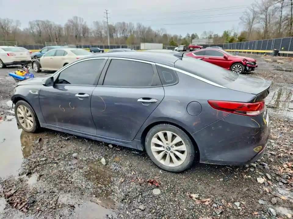 5XXGT4L36JG188218 2018 KIA OPTIMA-1
