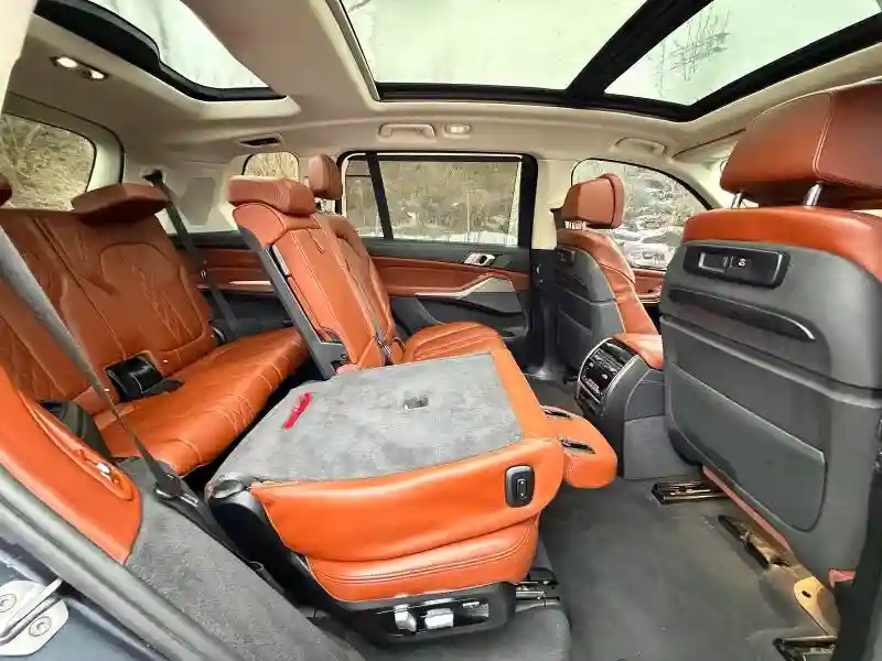 5UXCW2C52KLB43713 2019 BMW X7-5