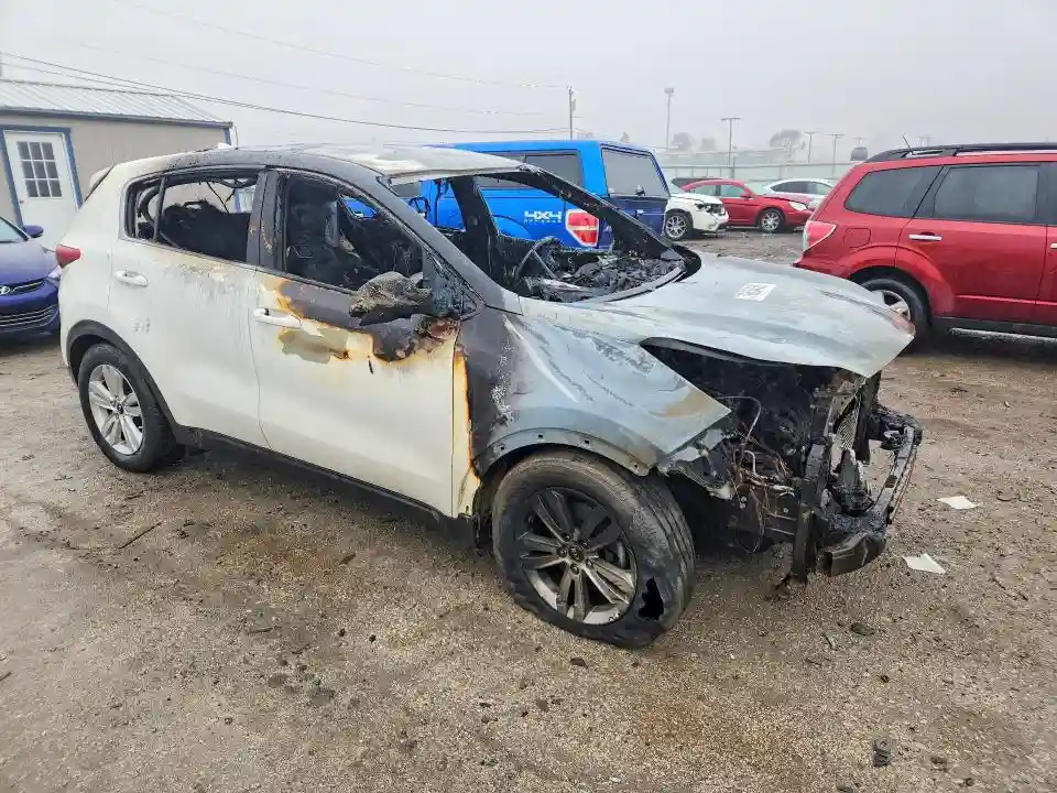 KNDPM3AC6J7402529 2018 KIA SPORTAGE-3