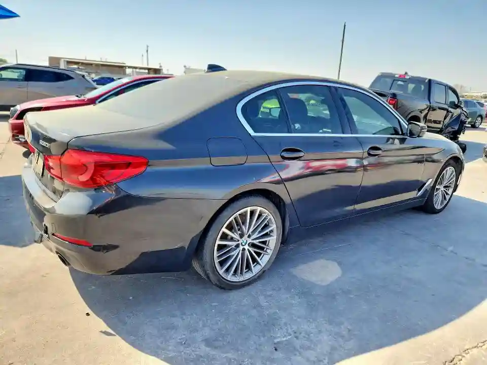 WBAJR3C0XLCE49535 2020 BMW 5 SERIES-2
