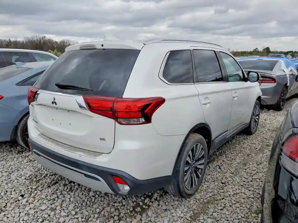 JA4AD3A38LZ034586 2020 MITSUBISHI OUTLANDER-2