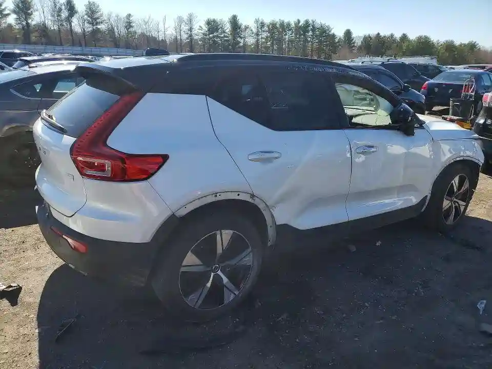 YV4ED3UR4N2685911 2022 VOLVO XC40-2