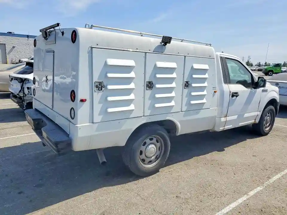 1FTNF1CG3JKC11072 2018 FORD F150-2