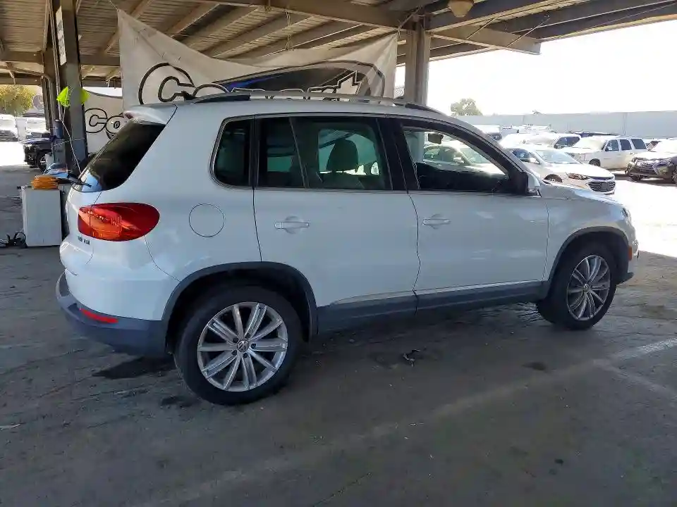 WVGAV7AX7FW569715 2015 VOLKSWAGEN TIGUAN-2