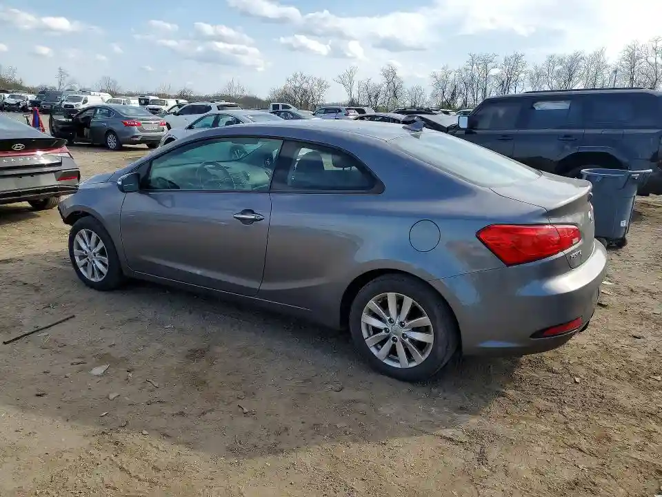 KNAFX6A85G5581065 2016 KIA FORTE-1