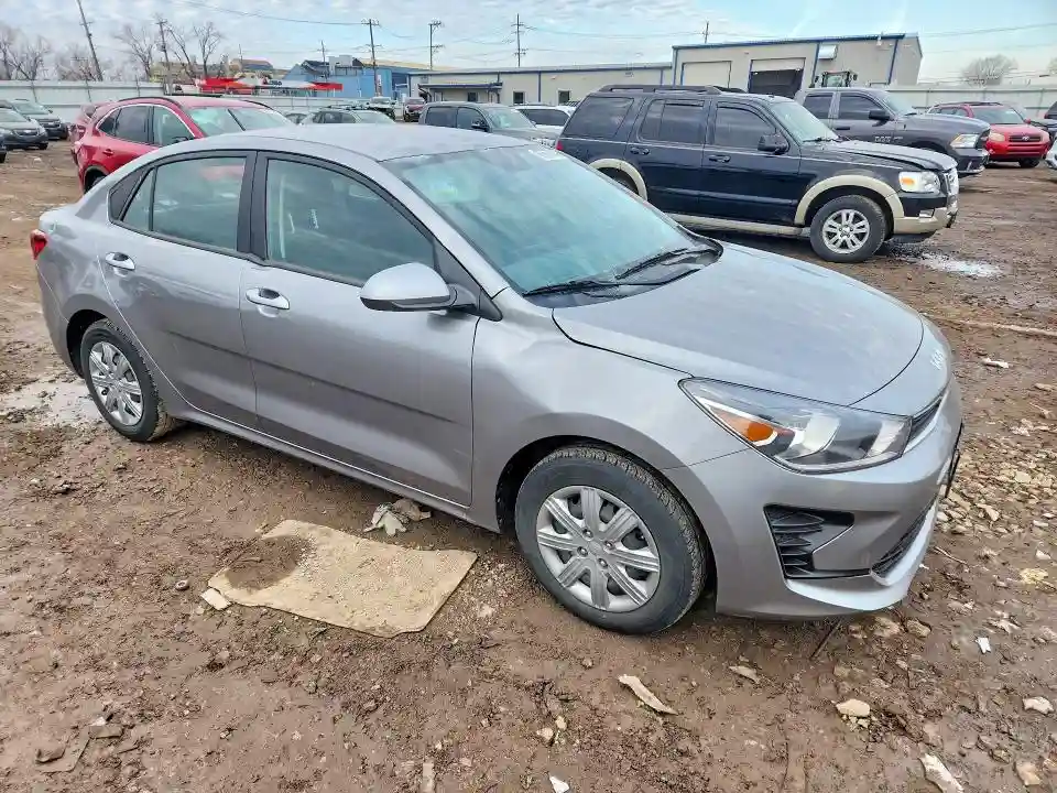 3KPA24AD1PE588211 2023 KIA RIO-3