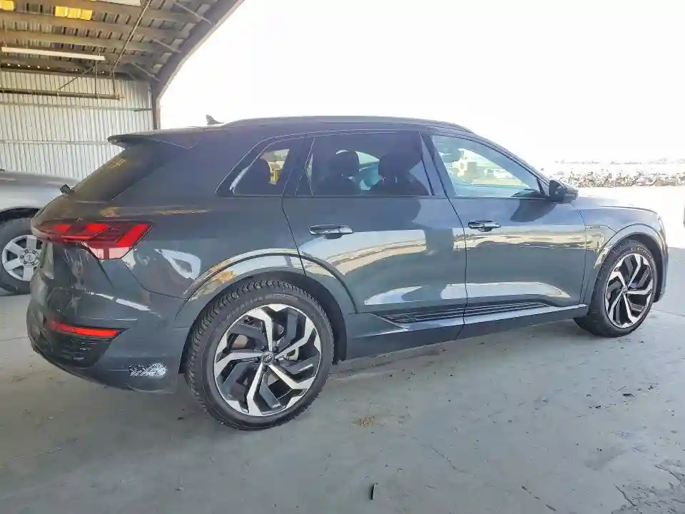 WA15AAGE1RB045535 2024 AUDI Q8 E-TRON-2