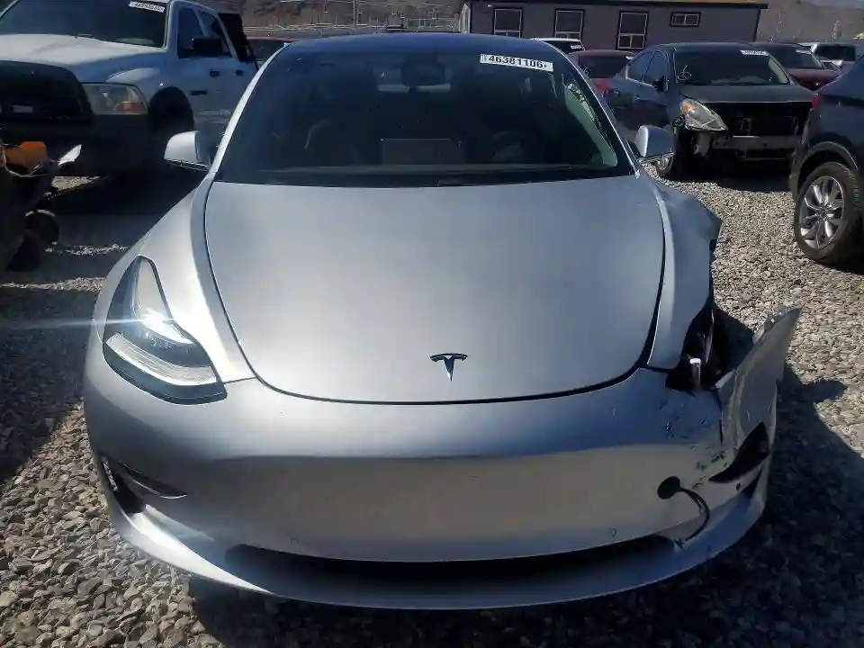 5YJ3E1EA1JF007872 2018 TESLA MODEL 3-4