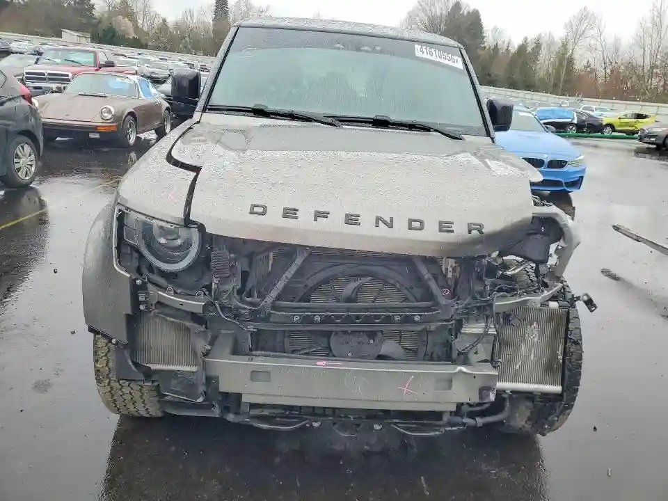 SALE27EU8R2288395 2024 LAND ROVER DEFENDER-4