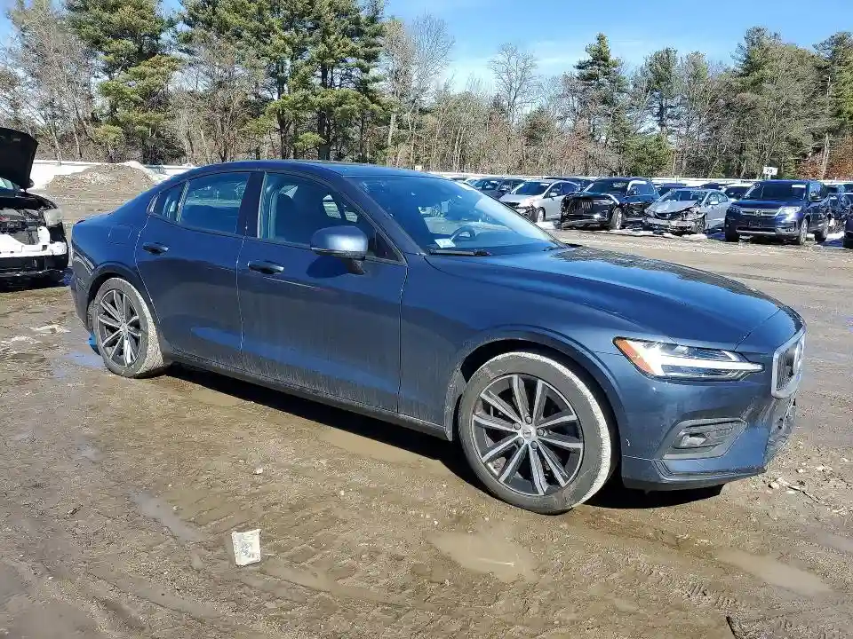 7JRA22TK3MG094932 2021 VOLVO S60-3