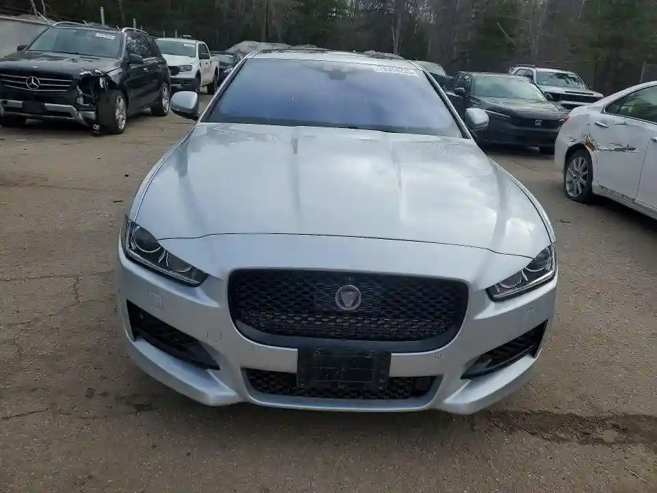 SAJAL4FX8JCP36631 2018 JAGUAR XE R-SPORT-4
