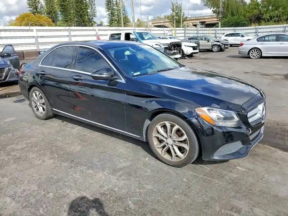 55SWF4JB6HU203826 2017 MERCEDES-BENZ C-CLASS-3