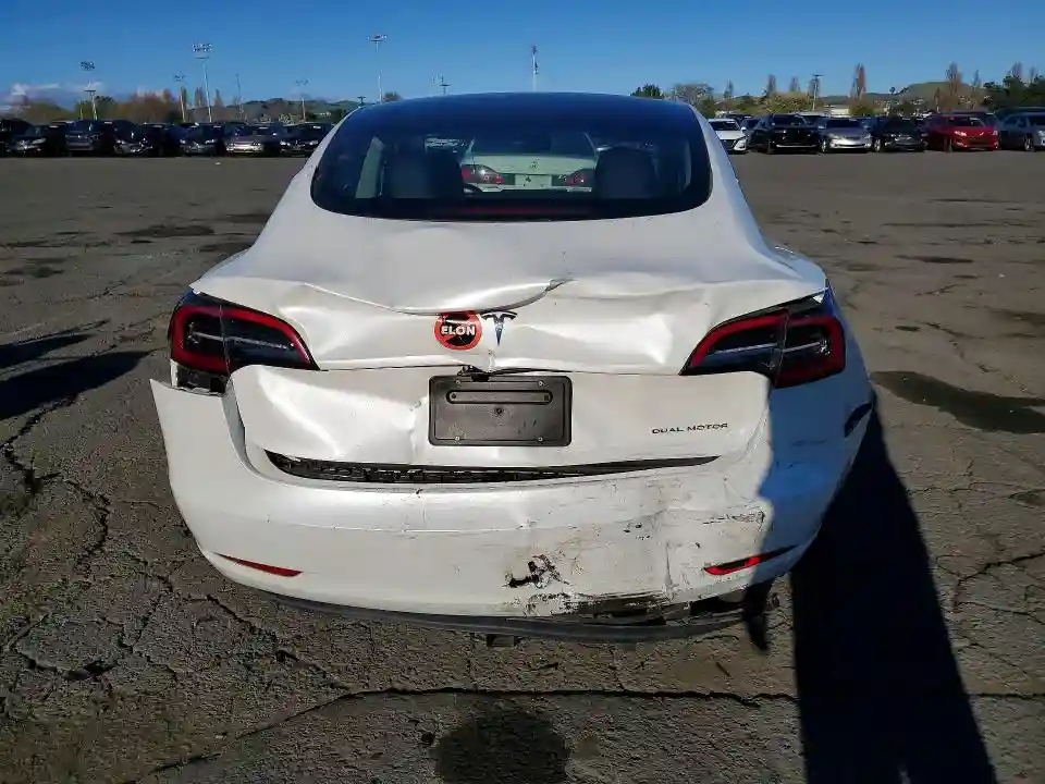 5YJ3E1EB5PF619848 2023 TESLA MODEL 3-5