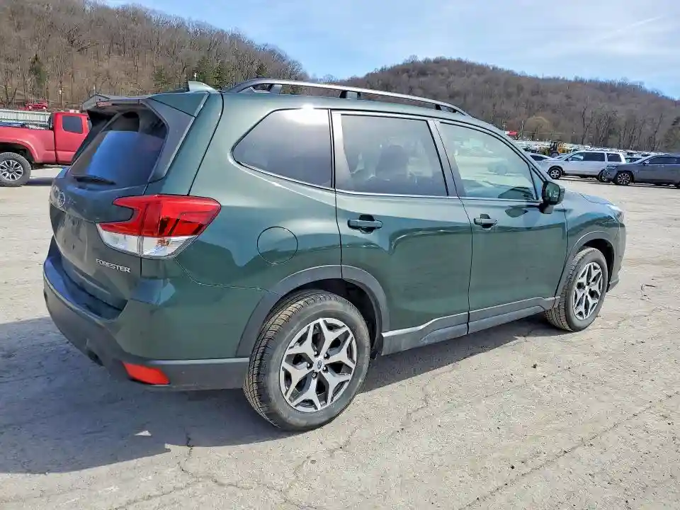 JF2SKAEC4NH520191 2022 SUBARU FORESTER-2
