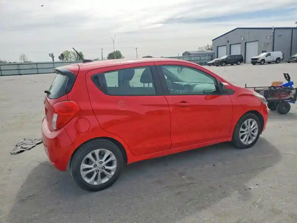 KL8CD6SA1MC750370 2021 CHEVROLET SPARK-2