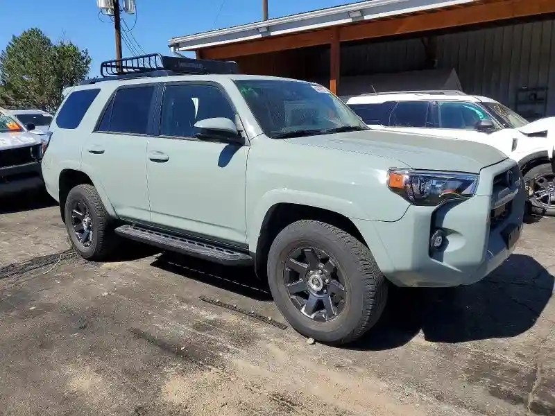 JTETU5JR8N6046817 2022 TOYOTA 4RUNNER-3