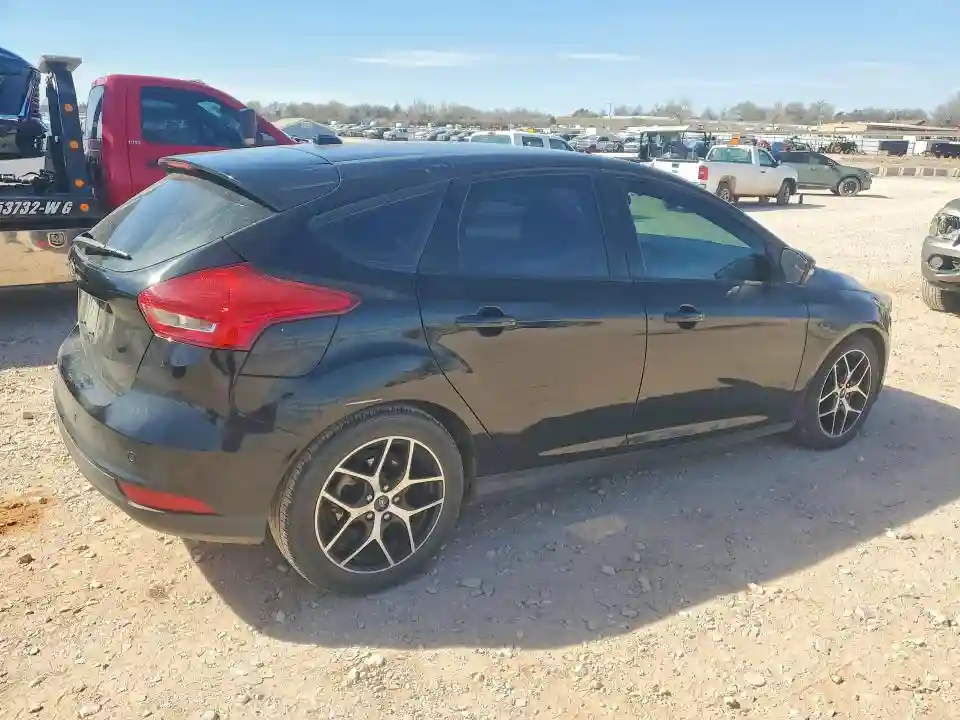 1FADP3M28HL332830 2017 FORD FOCUS-2