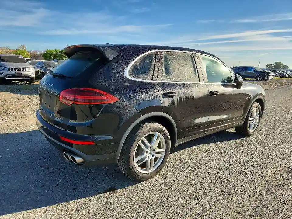 WP1AE2A27FLA51910 2015 PORSCHE CAYENNE-2