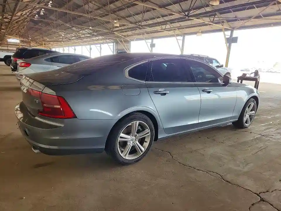 YV1102AK6H1008488 2017 VOLVO S90-2