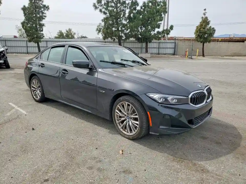 3MW39FF0XP8C79841 2023 BMW 3 SERIES-3