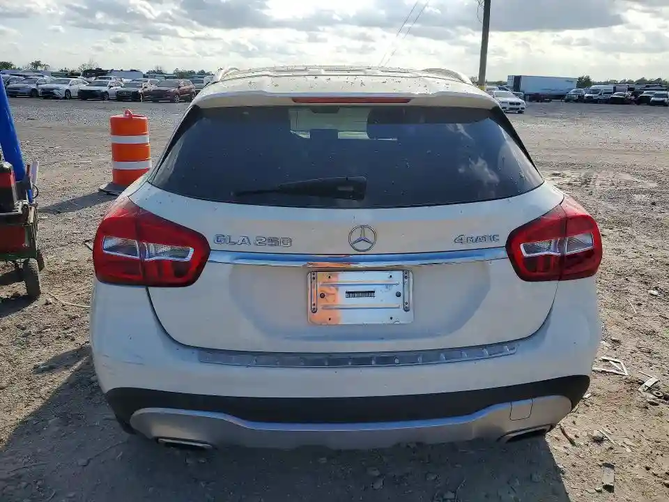 WDCTG4GB2JJ409579 2018 MERCEDES-BENZ GLA-CLASS-5