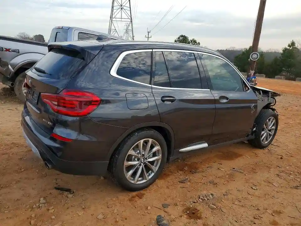 5UXTR7C56KLR44422 2019 BMW X3-2