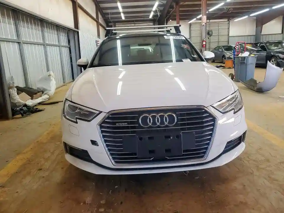 WAUUPBFF5HA074165 2017 AUDI A3-4