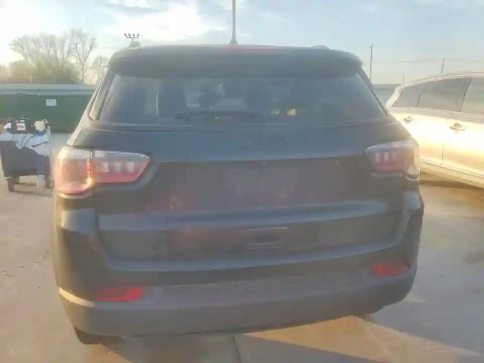3C4NJCBB6KT613037 2019 JEEP COMPASS LA-5