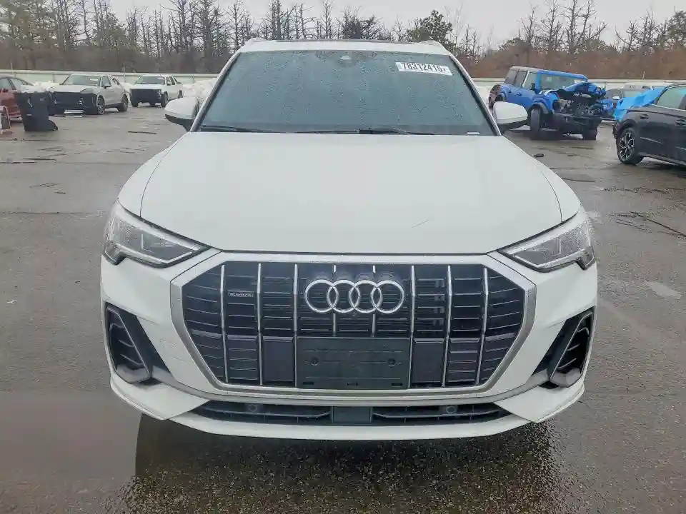 WA1EECF30N1049561 2022 AUDI Q3-4