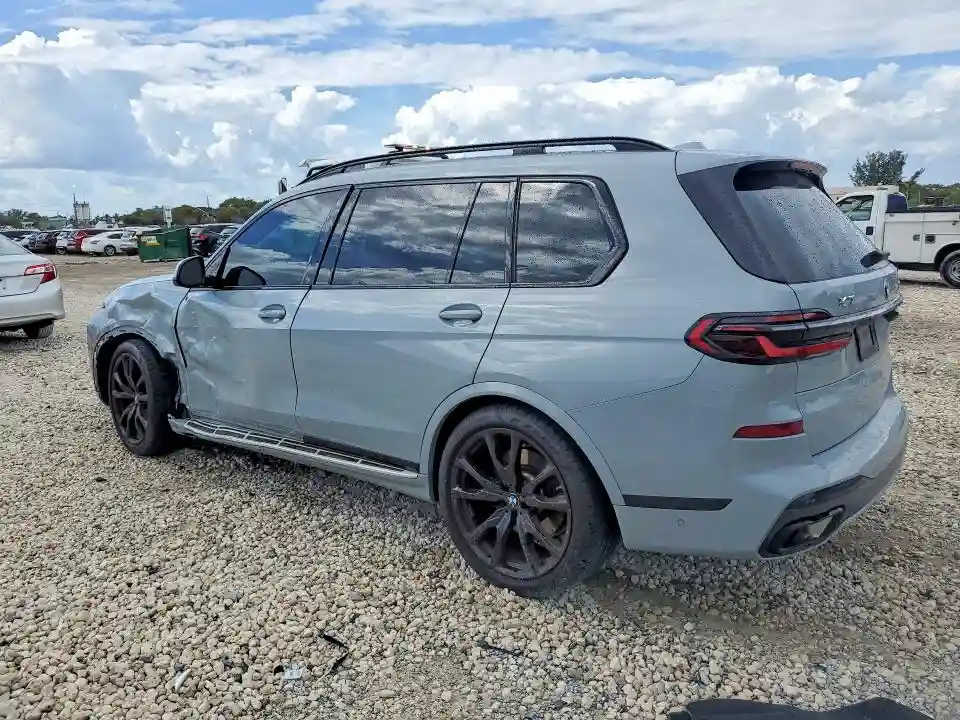 5UX23EM0XS9Y68348 2025 BMW X7-1
