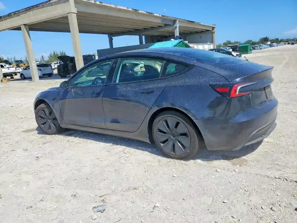 5YJ3E1EA2SF031342 2025 TESLA MODEL 3-1