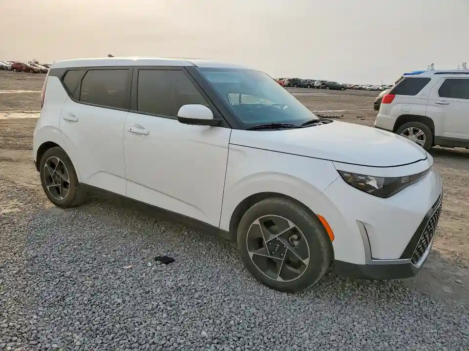 KNDJ33AU2P7881817 2023 KIA SOUL-3