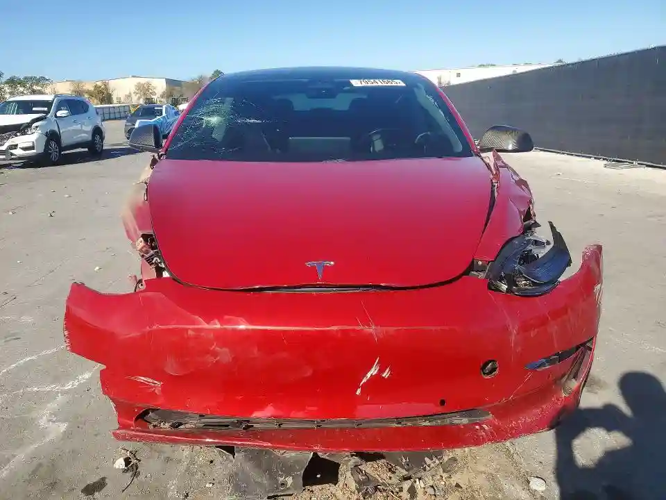 5YJ3E1EA2KF402094 2019 TESLA MODEL 3-4
