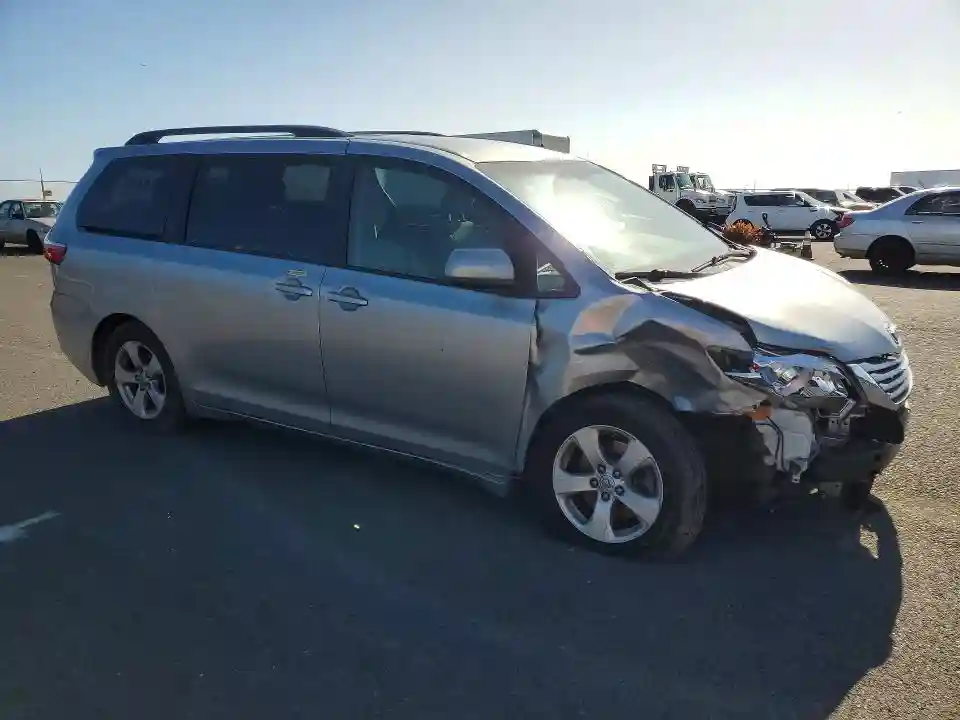 5TDKZ3DC6HS808544 2017 TOYOTA SIENNA-3