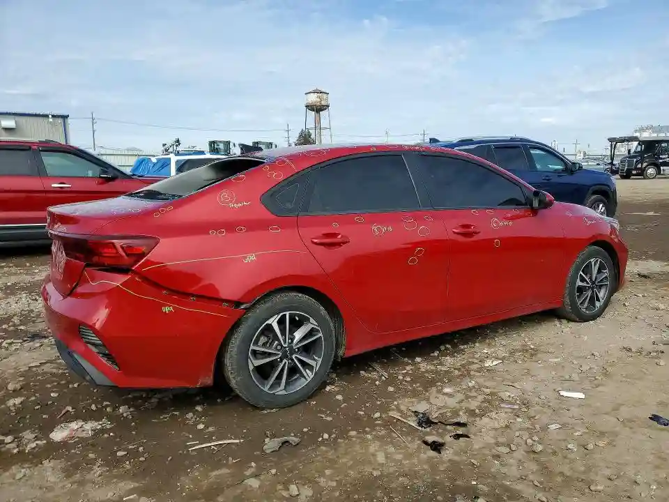 3KPF24AD2PE509876 2023 KIA FORTE-2