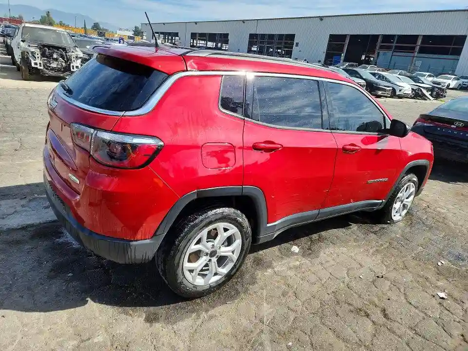 3C4NJDBN0ST547326 2025 JEEP COMPASS-2