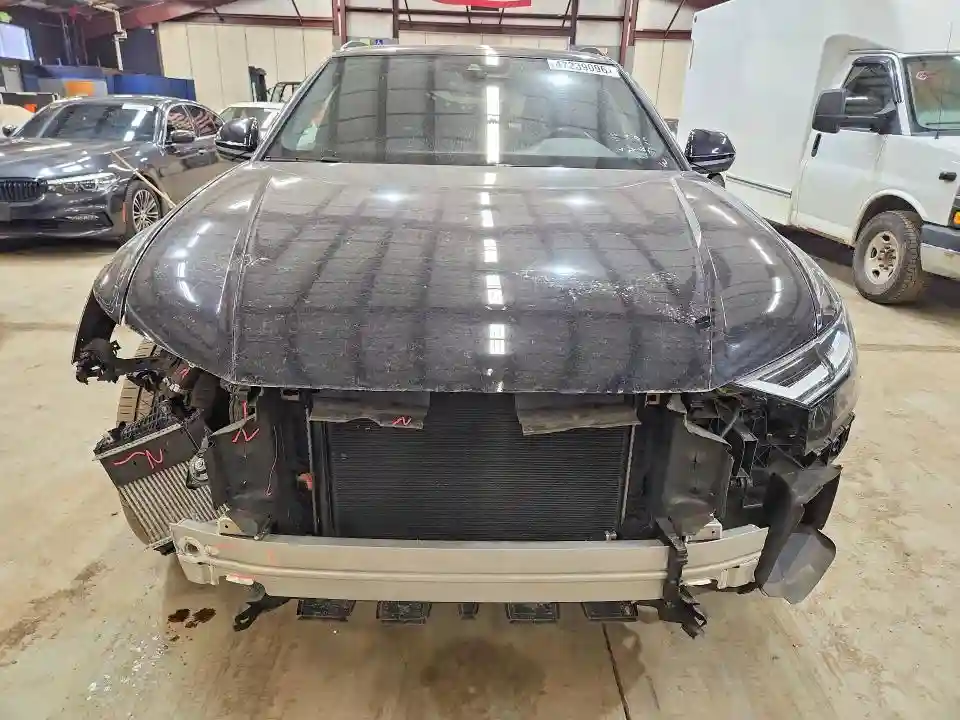 WA1AVAF15MD015646 2021 AUDI Q8-4