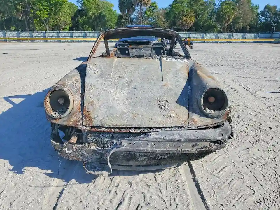 WP0ZZZ91ZDS151510 1983 PORSCHE 911-4
