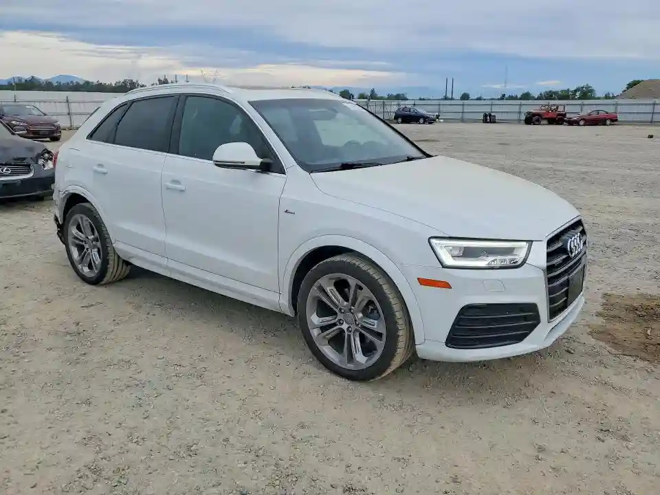 WA1JCCFS7JR003524 2018 AUDI Q3-3