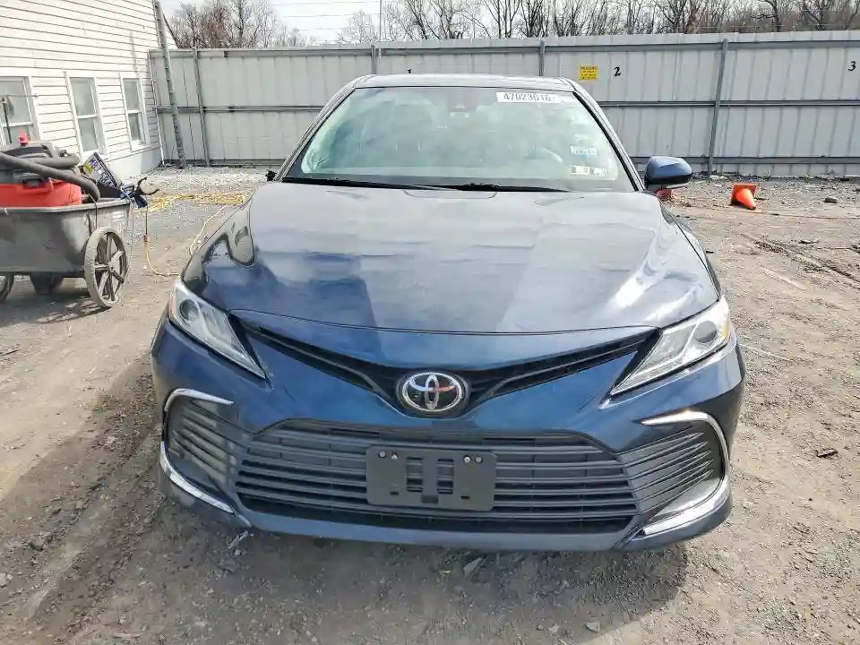 4T1F11AKXMU521363 2021 TOYOTA CAMRY-4