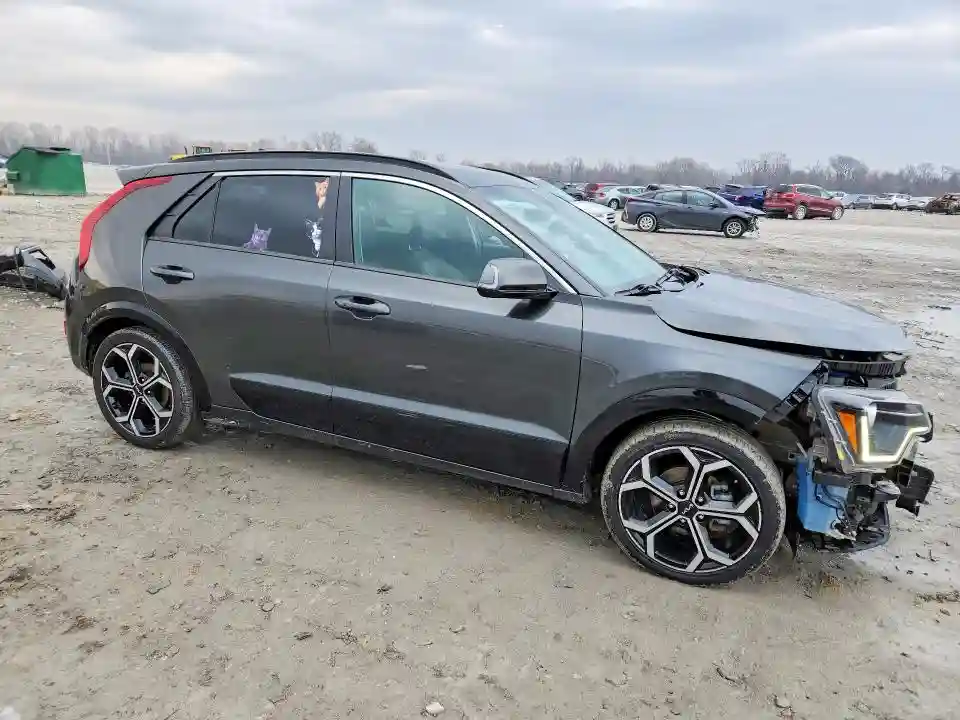 KNDCR3LE1P5042606 2023 KIA NIRO-3