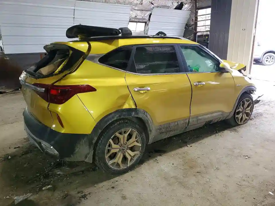 KNDETCA24P7412972 2023 KIA SELTOS-2