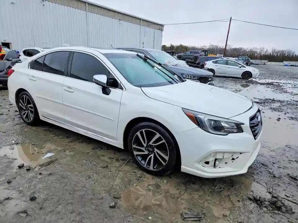 4S3BNAR62J3030351 2018 SUBARU LEGACY-3