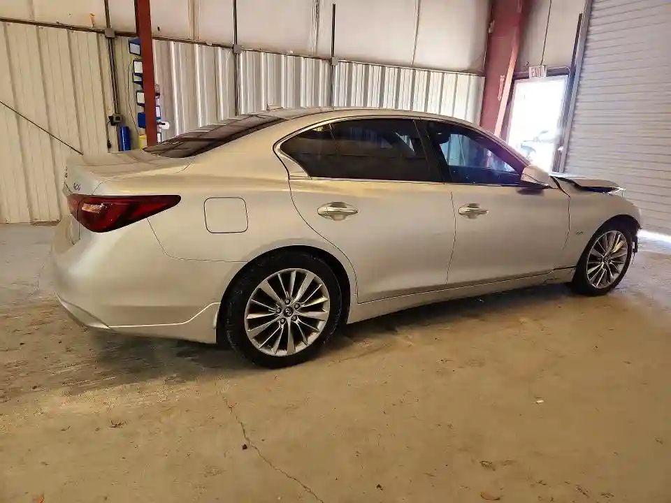 JN1EV7AR1JM612220 2018 INFINITI Q50-2