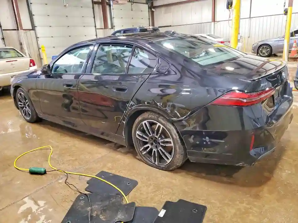 WBA63FJ05SCU12898 2025 BMW 5 SERIES-1