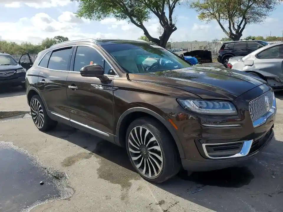 2LMPJ7J93KBL45672 2019 LINCOLN NAUTILUS-3