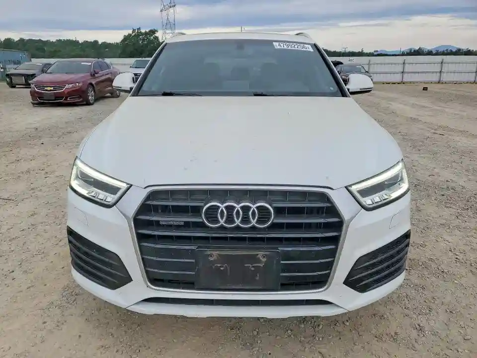 WA1JCCFS7JR003524 2018 AUDI Q3-4