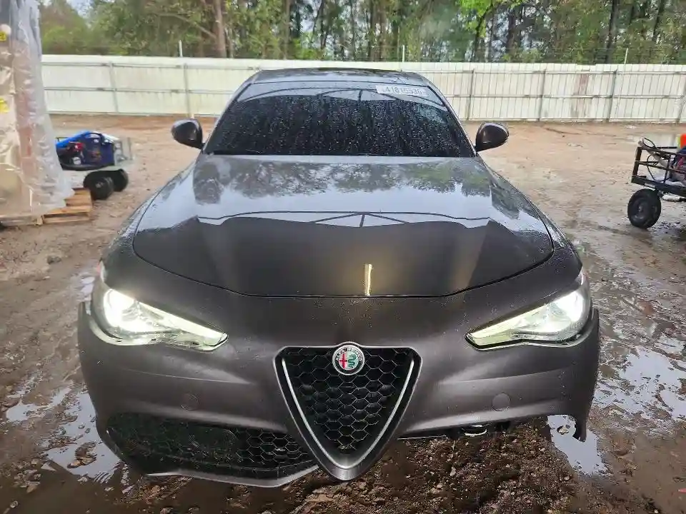 ZARFAEBN4J7573186 2018 ALFA ROMEO GIULIA-4