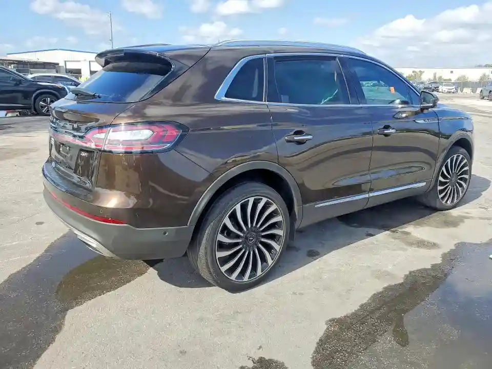 2LMPJ7J93KBL45672 2019 LINCOLN NAUTILUS-2